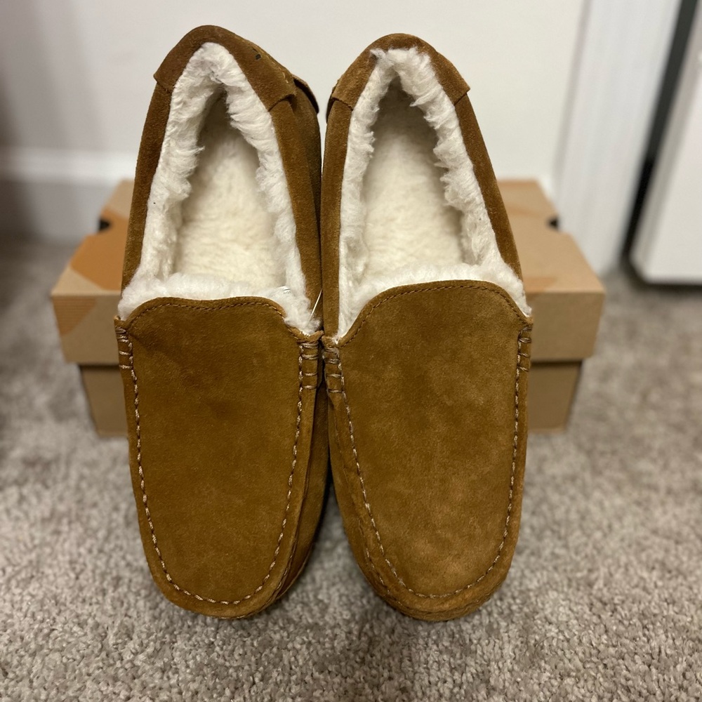 Men’s Ugg Slipper- NEW